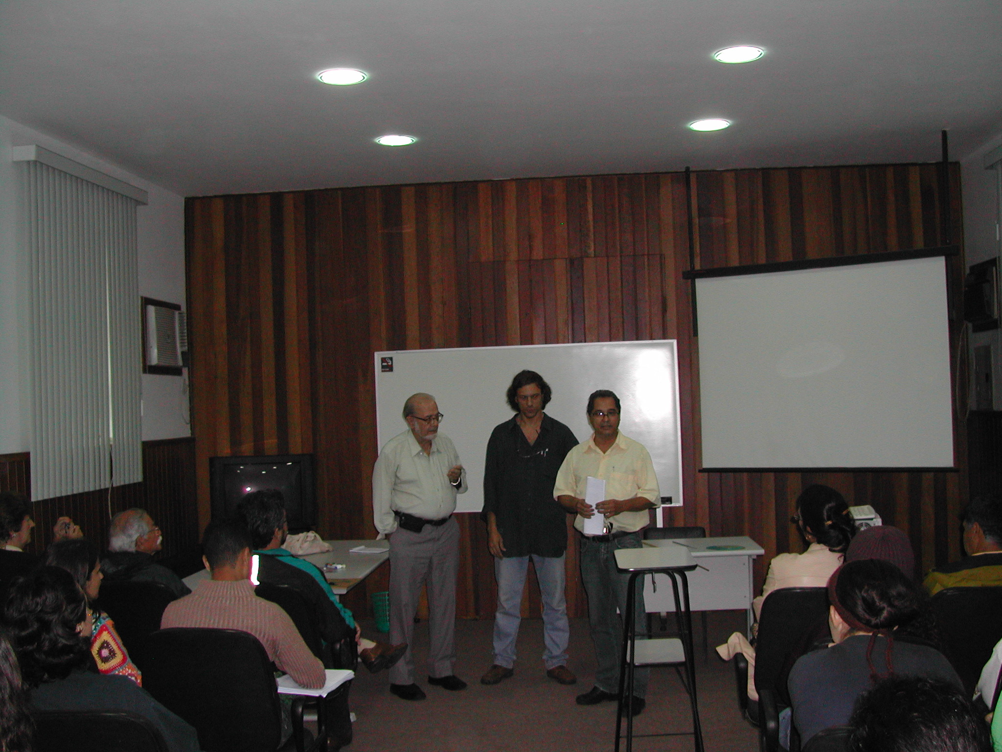 Dr. Jean Dubois - doa&ccedil;&atilde;o de livros do acervo bibliotec&aacute;rio da RABRAF-Rede Brasileira Agroflorestal
